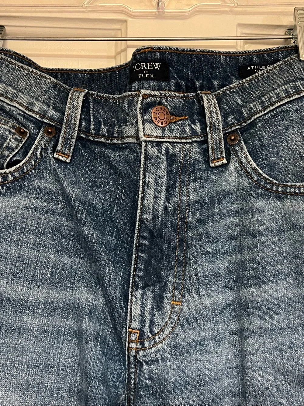 Men’s J Crew athletic slim denim blue jeans 31”w x 32” L
